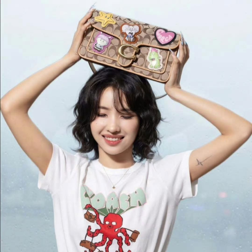 Soyeon gallery image