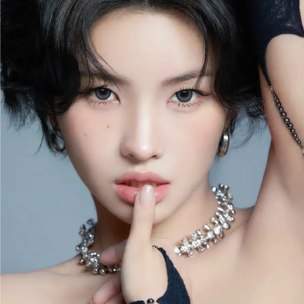 Soyeon gallery image