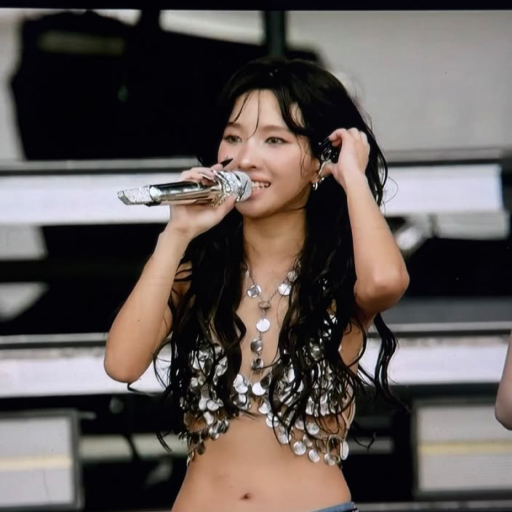 Soyeon gallery image