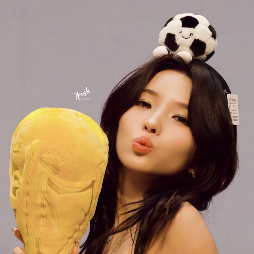 Soyeon gallery image