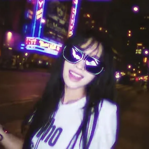 Soyeon gallery image