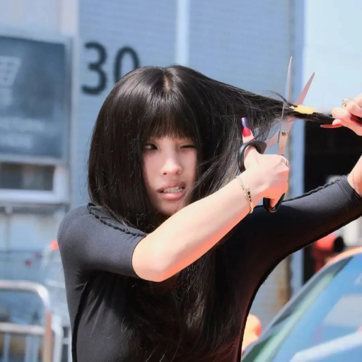 Soyeon gallery image