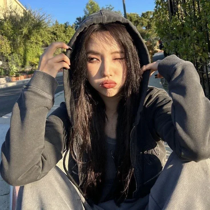 Soyeon gallery image