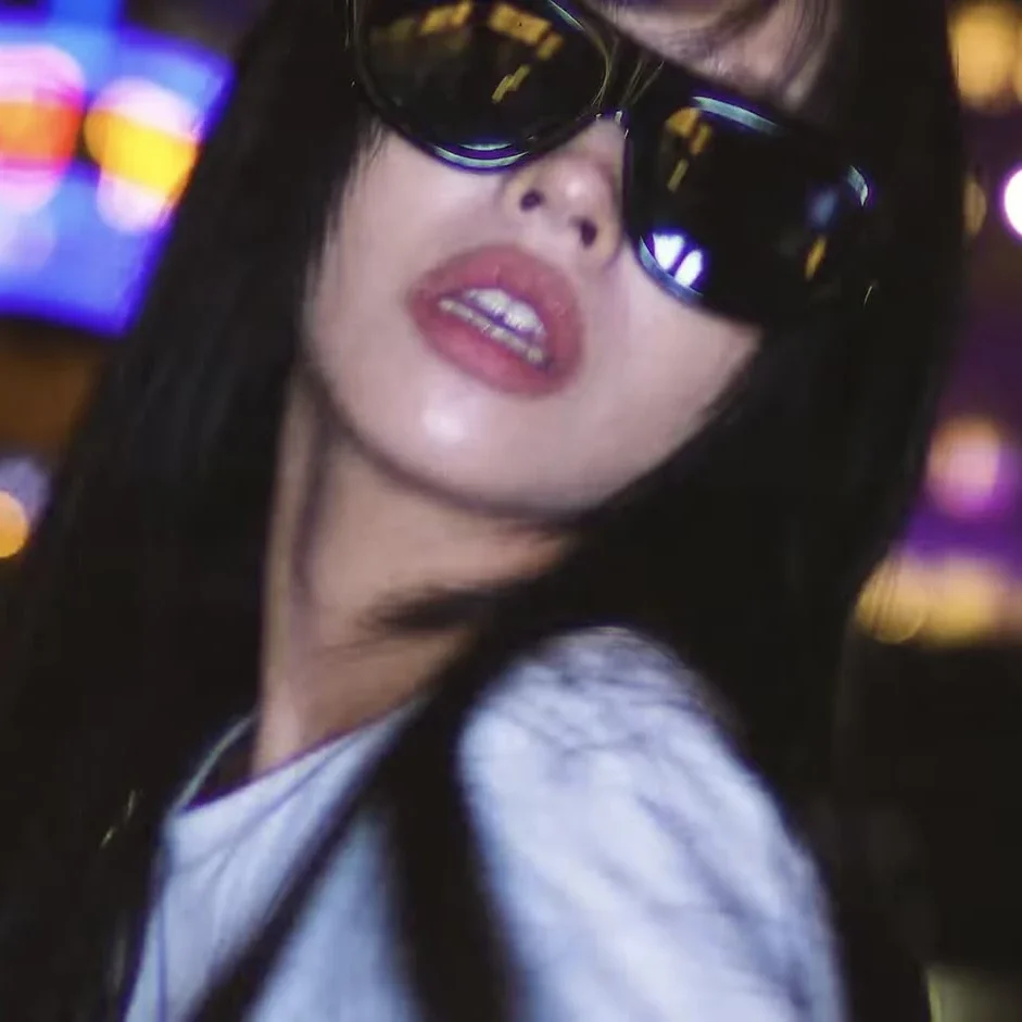 Soyeon gallery image