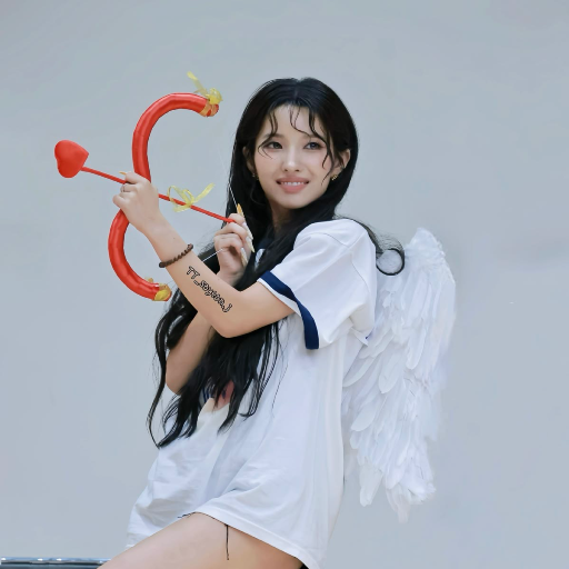 Soyeon gallery image