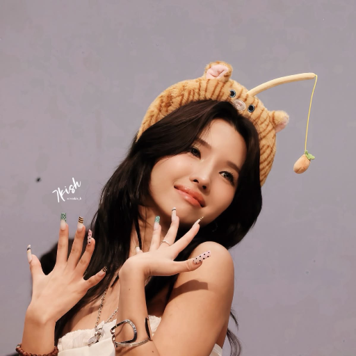 Soyeon gallery image