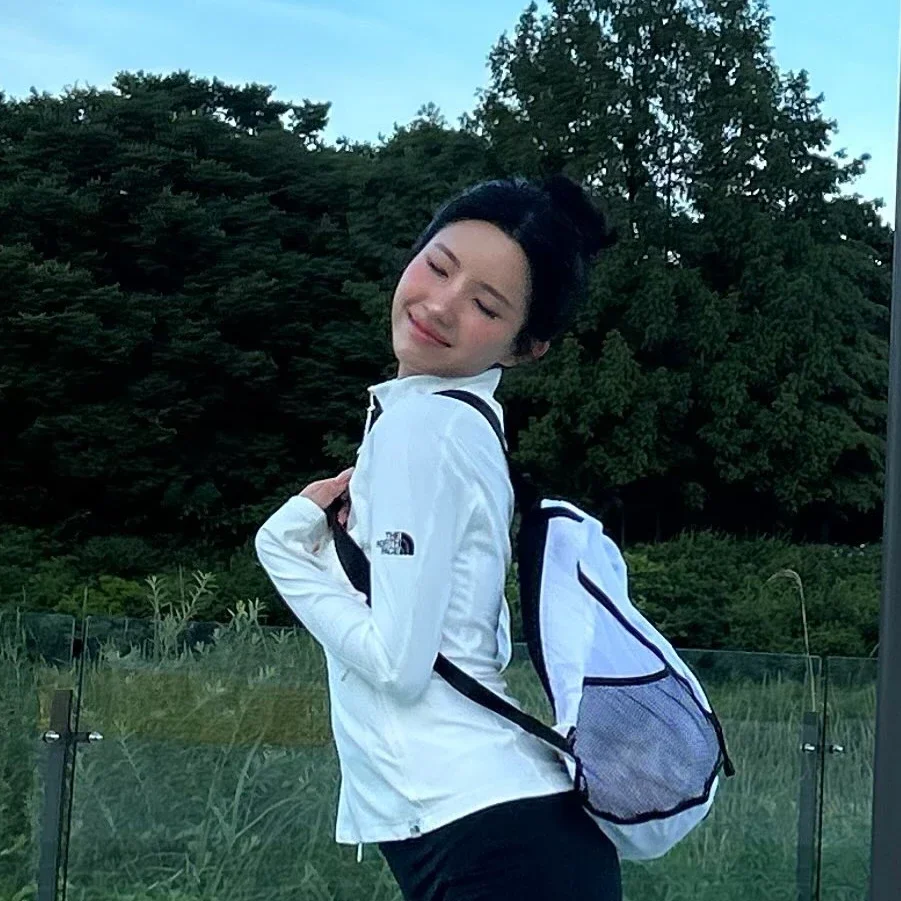 Soyeon gallery image