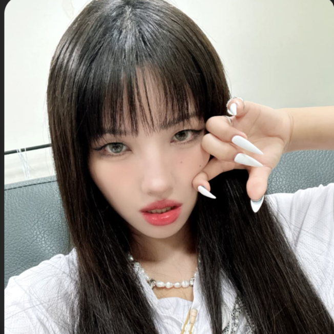 Soyeon gallery image