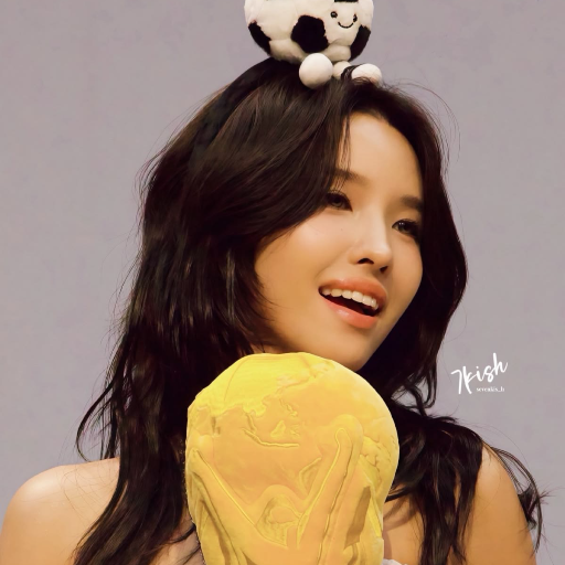 Soyeon gallery image