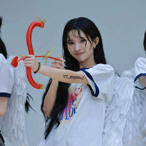Soyeon gallery image