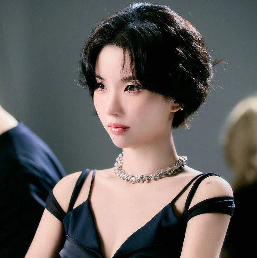 Soyeon gallery image