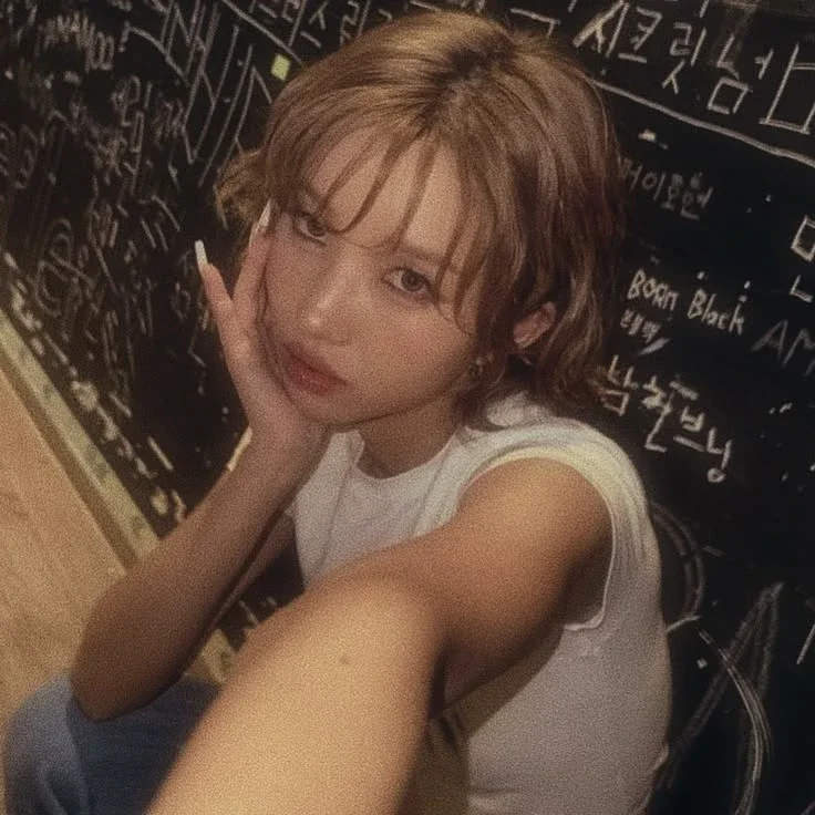 Soyeon gallery image