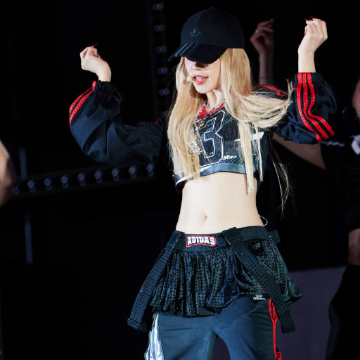 Yuqi gallery image