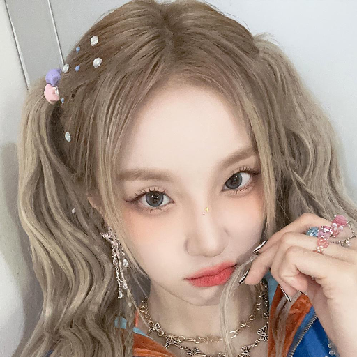 Yuqi gallery image
