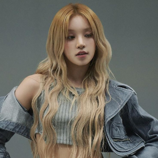Yuqi gallery image