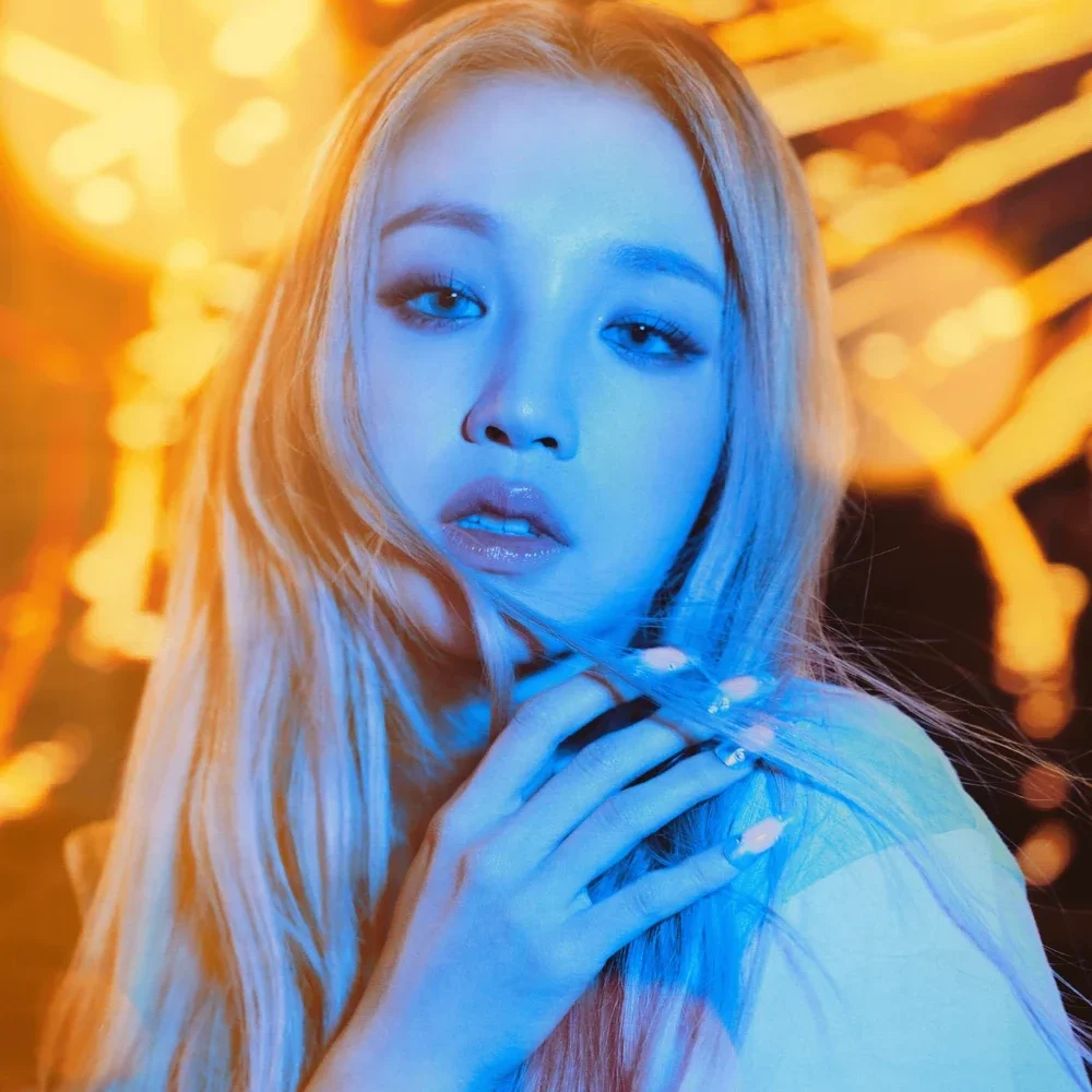 Yuqi gallery image