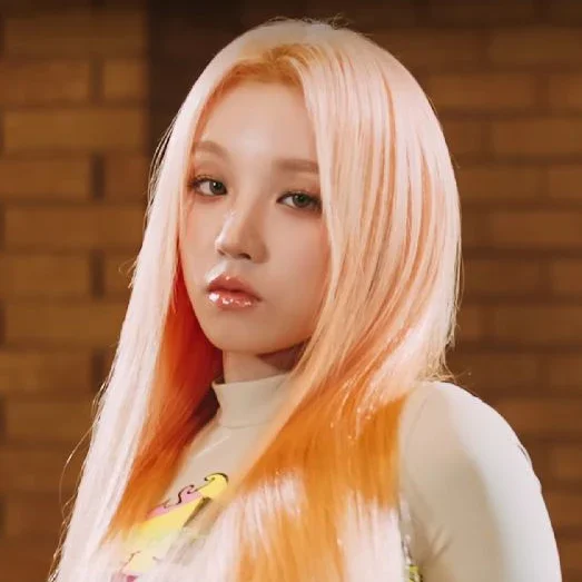 Yuqi gallery image