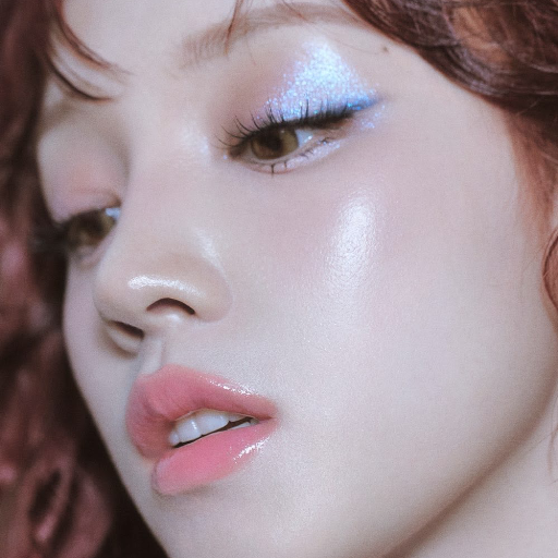 Yuqi gallery image