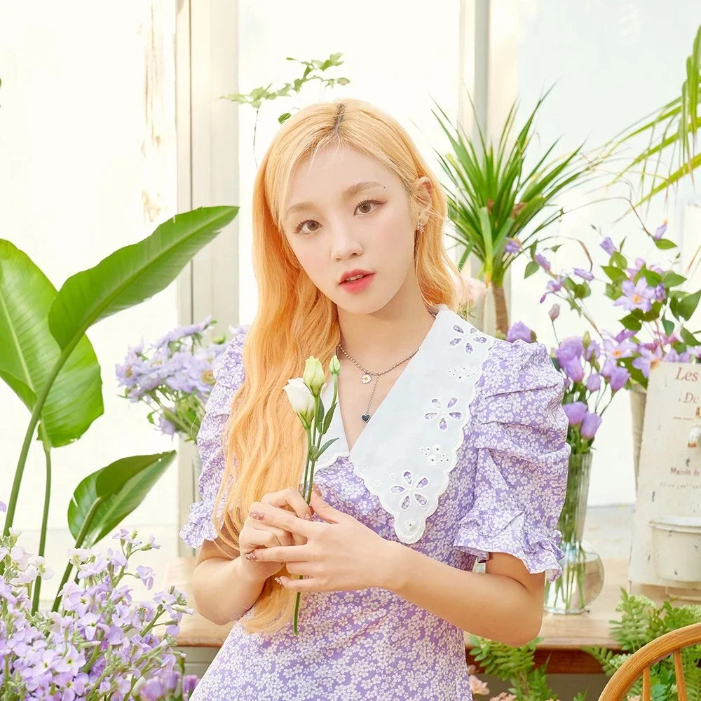Yuqi gallery image