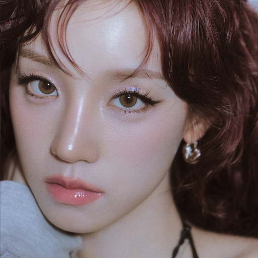 Yuqi gallery image