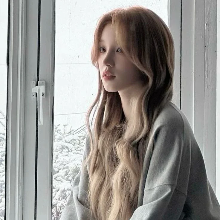Yuqi gallery image