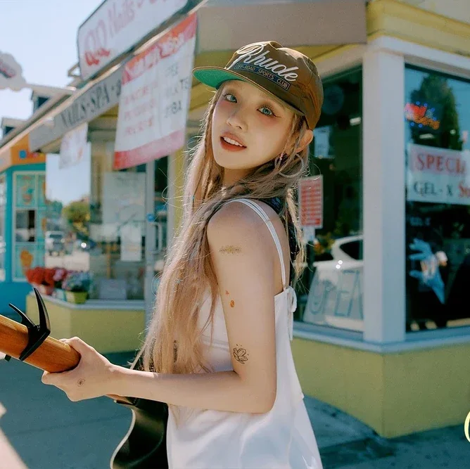 Yuqi gallery image