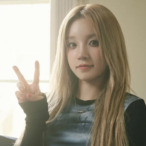 Yuqi gallery image
