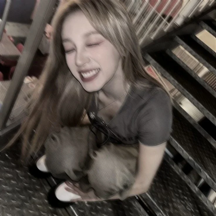 Yuqi gallery image