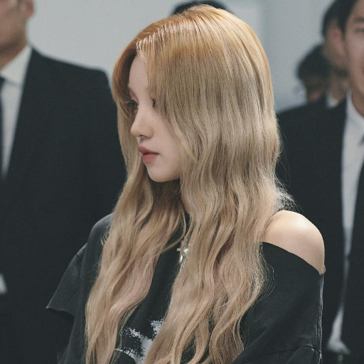 Yuqi gallery image