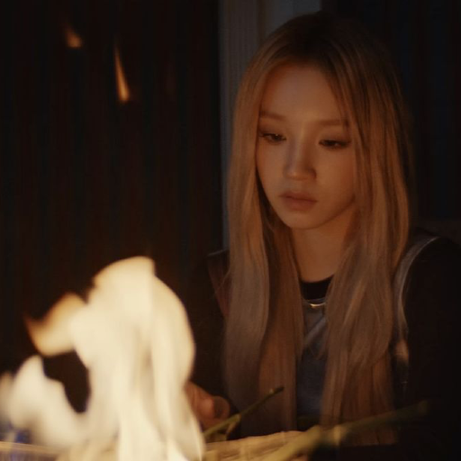 Yuqi gallery image