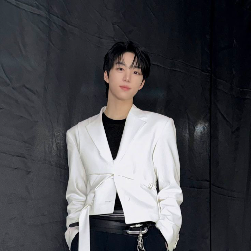 Gambar galeri Baek Junhyuk