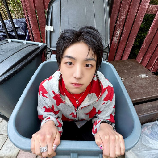 Gambar galeri Baek Junhyuk