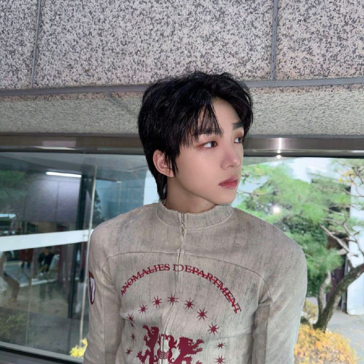 Gambar galeri Baek Junhyuk