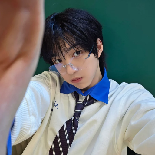 Gambar galeri Baek Junhyuk