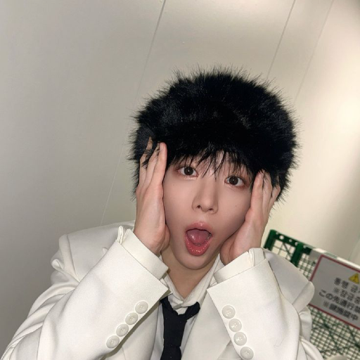 Gambar galeri Baek Junhyuk