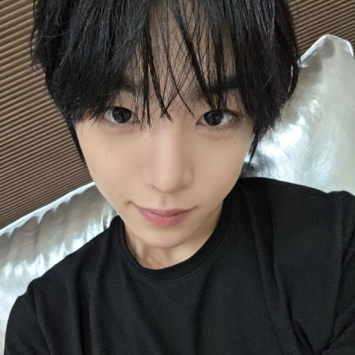 Gambar galeri Baek Junhyuk