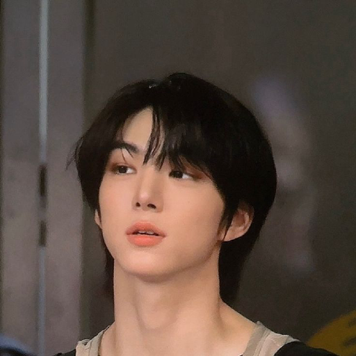 Gambar galeri Baek Junhyuk