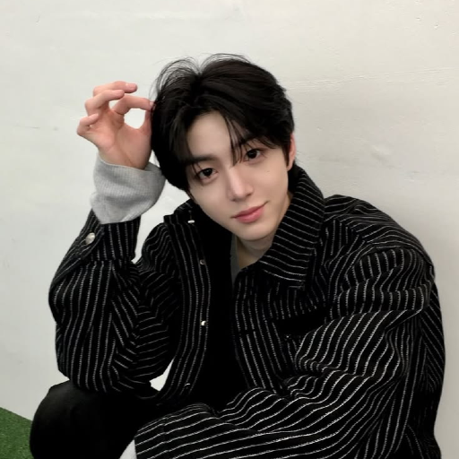 Gambar galeri Baek Junhyuk