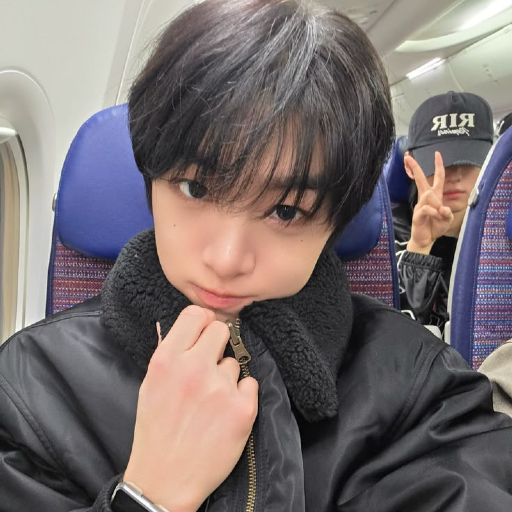 Gambar galeri Baek Junhyuk