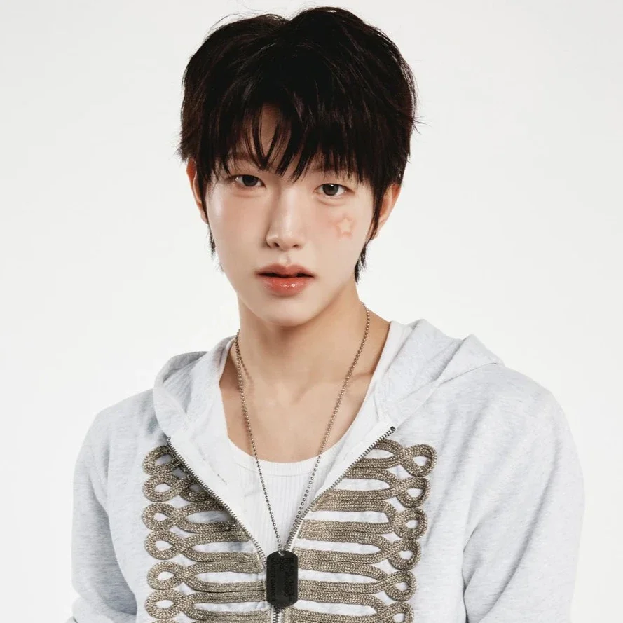 Choi GyeongBeen gallery image