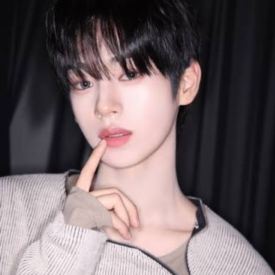 Hwang EunSoo gallery image