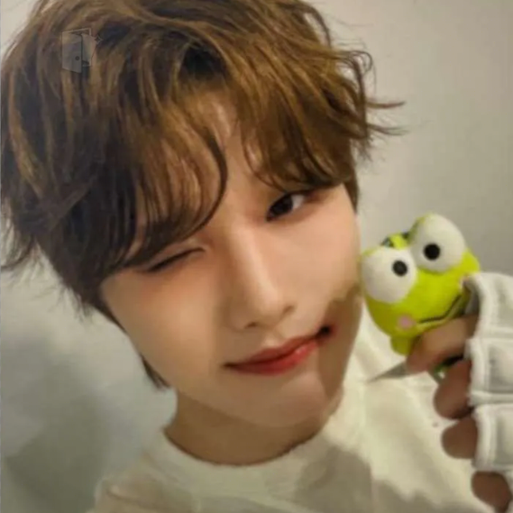 Lee HwanHee gallery image