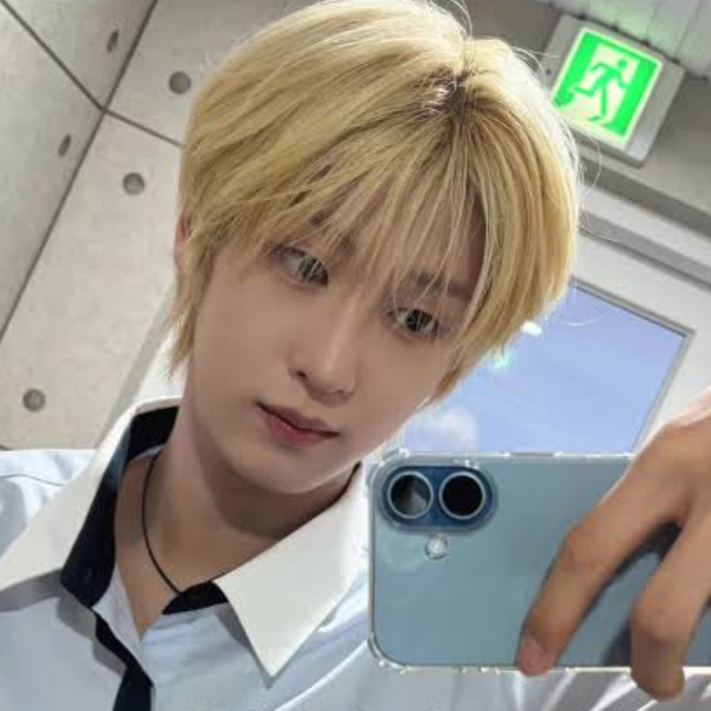 Lee KyuHyuk gallery image