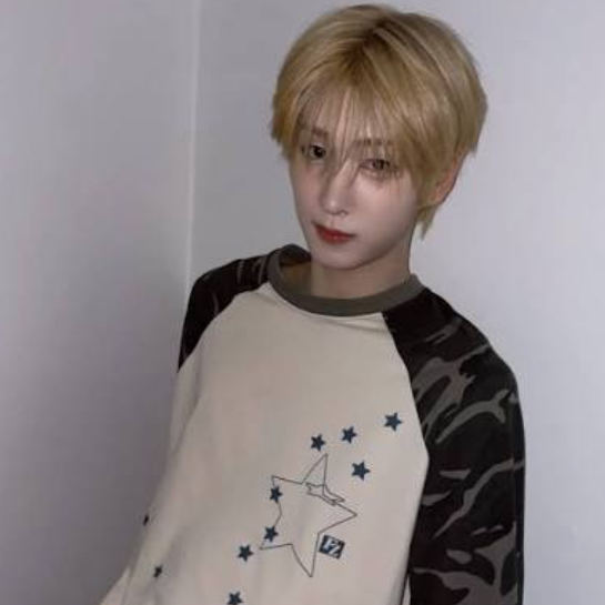 Lee KyuHyuk gallery image
