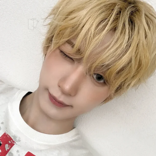 Lee KyuHyuk gallery image