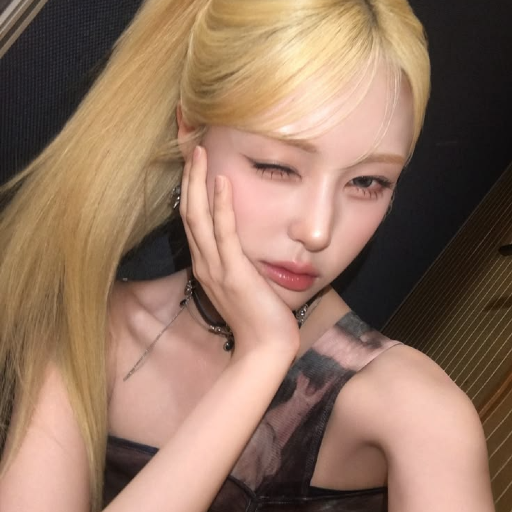 Won Hwayeon galerijafbeelding