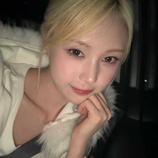 Won Hwayeon galerijafbeelding
