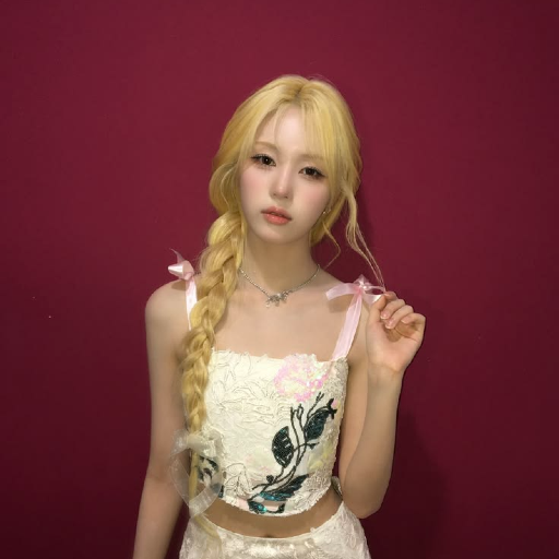 Won Hwayeon galerijafbeelding