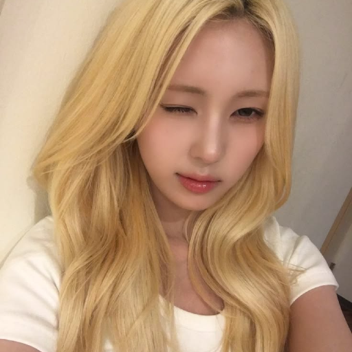 Won Hwayeon galerijafbeelding
