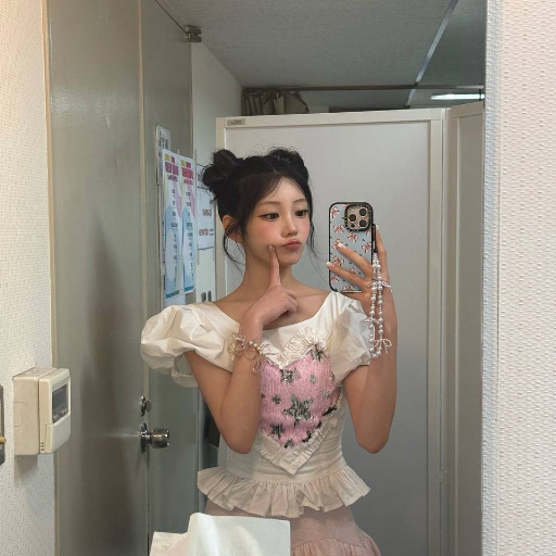 Wonhee gallery image